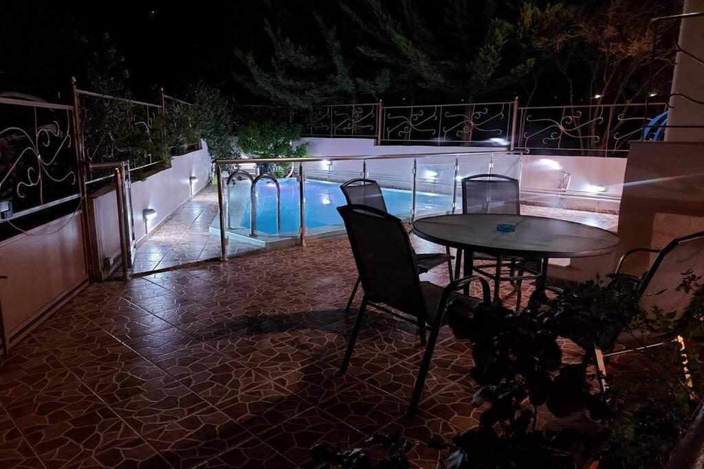 Violet Studio Με Πισίνα Volos Exteriör bild