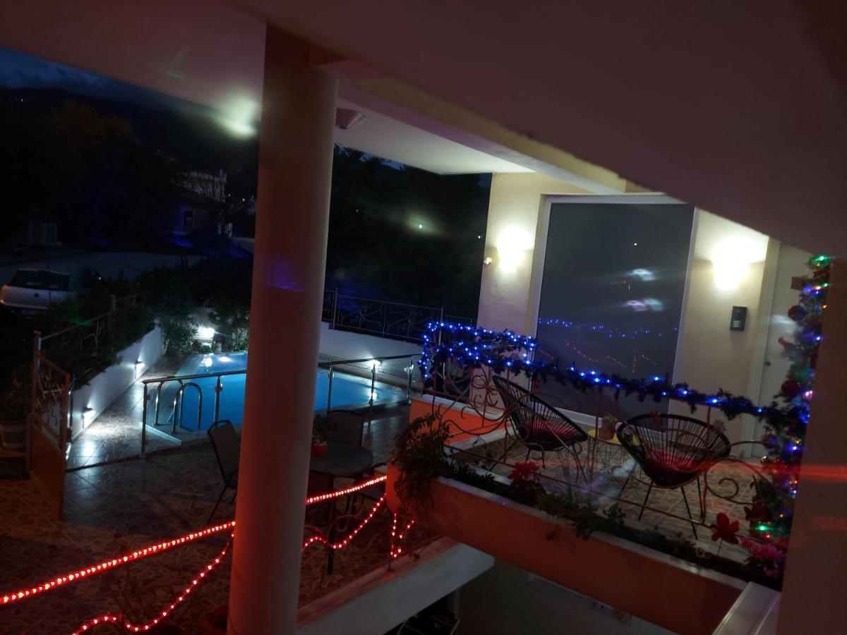 Violet Studio Με Πισίνα Volos Exteriör bild
